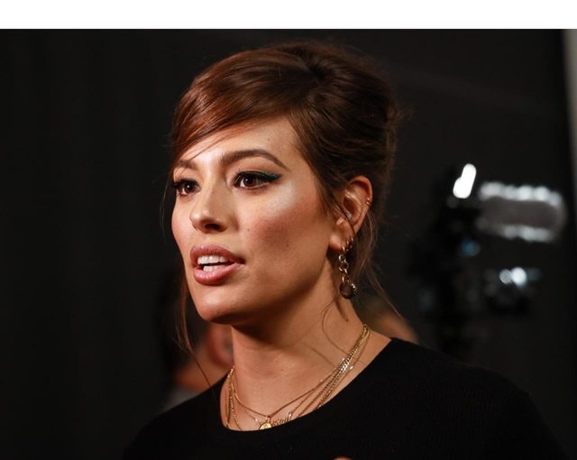 アシュリー・グラハム、ケンダル・ジェンナーの「あの事件」についてチクリ