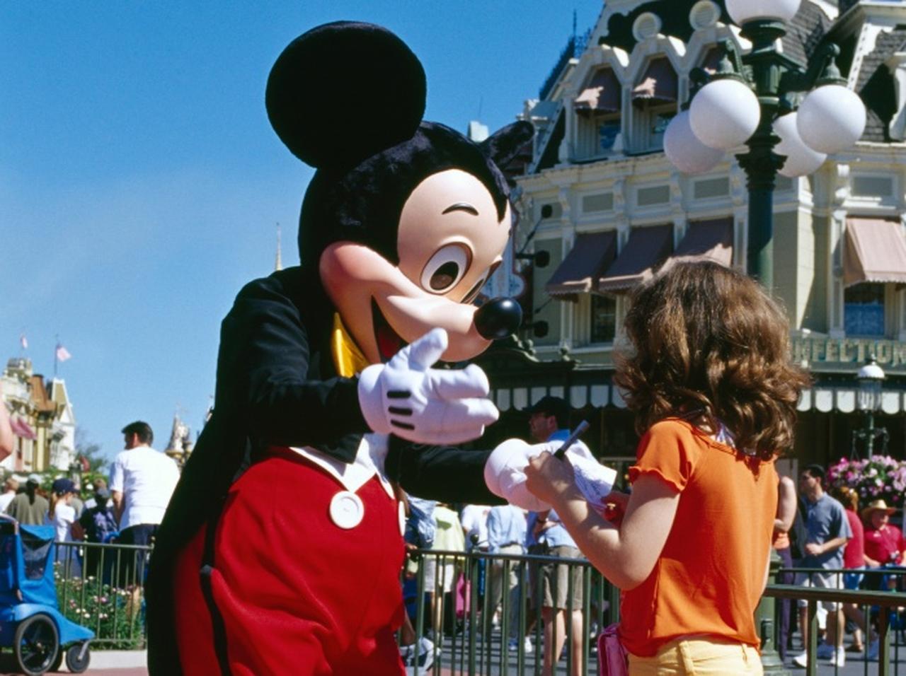 ディズニーランド、キャストが客にバレないように使ってる「隠語」とは?