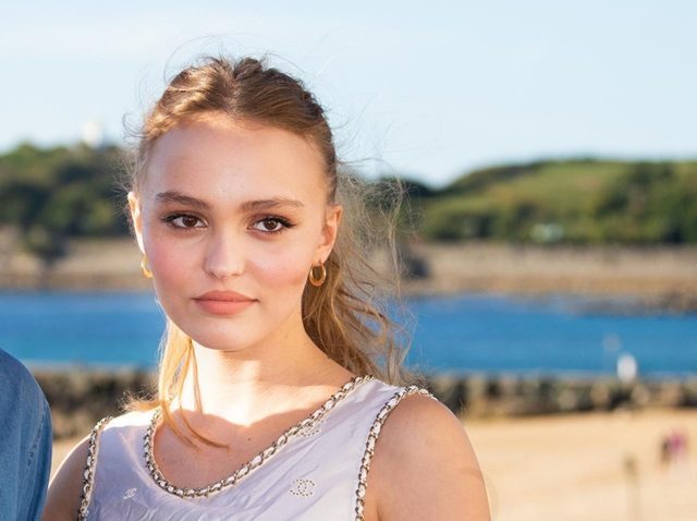 リリー・ローズ・デップ、雑誌で披露した美しすぎるトップレスに釘付け