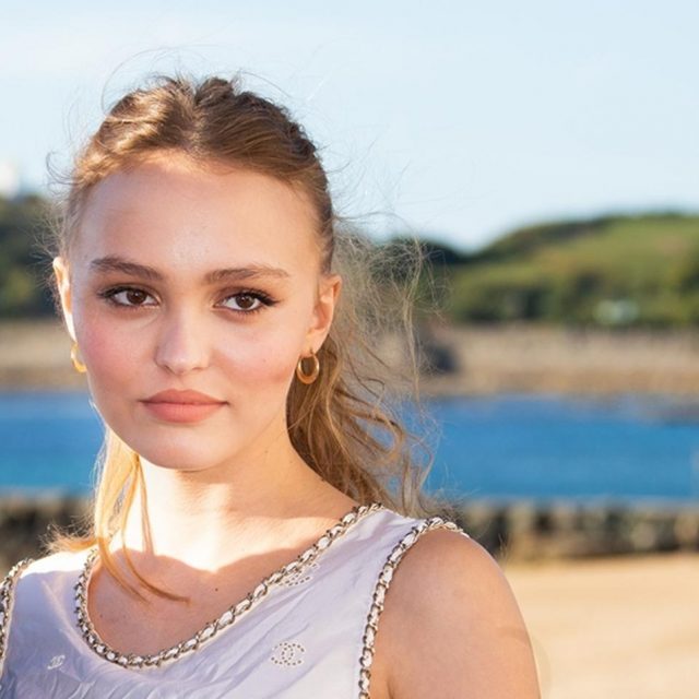 リリー・ローズ・デップ、雑誌で披露した美しすぎるトップレスに釘付け