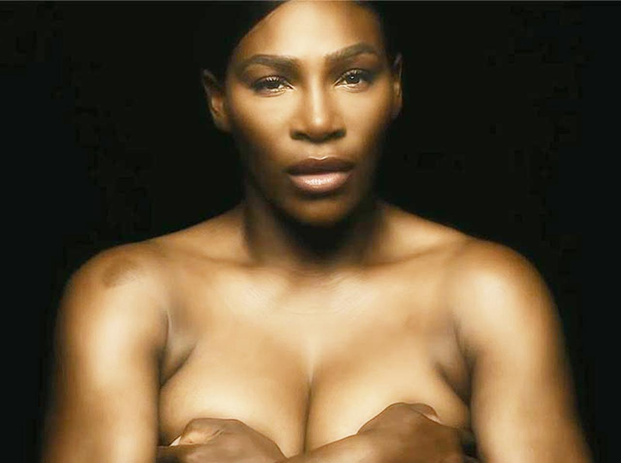 セリーナ・ウィリアムズが「裸の胸」に触れながら歌う動画が伝えるメッセージとは?