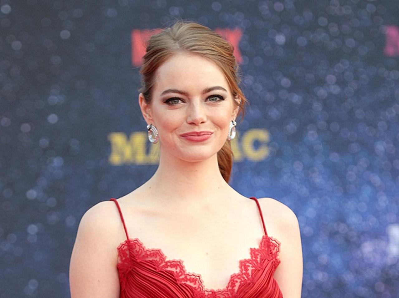 エマ・ストーン、7歳でパニック障害に襲われた過去を語る「本当に、本当に恐ろしい」