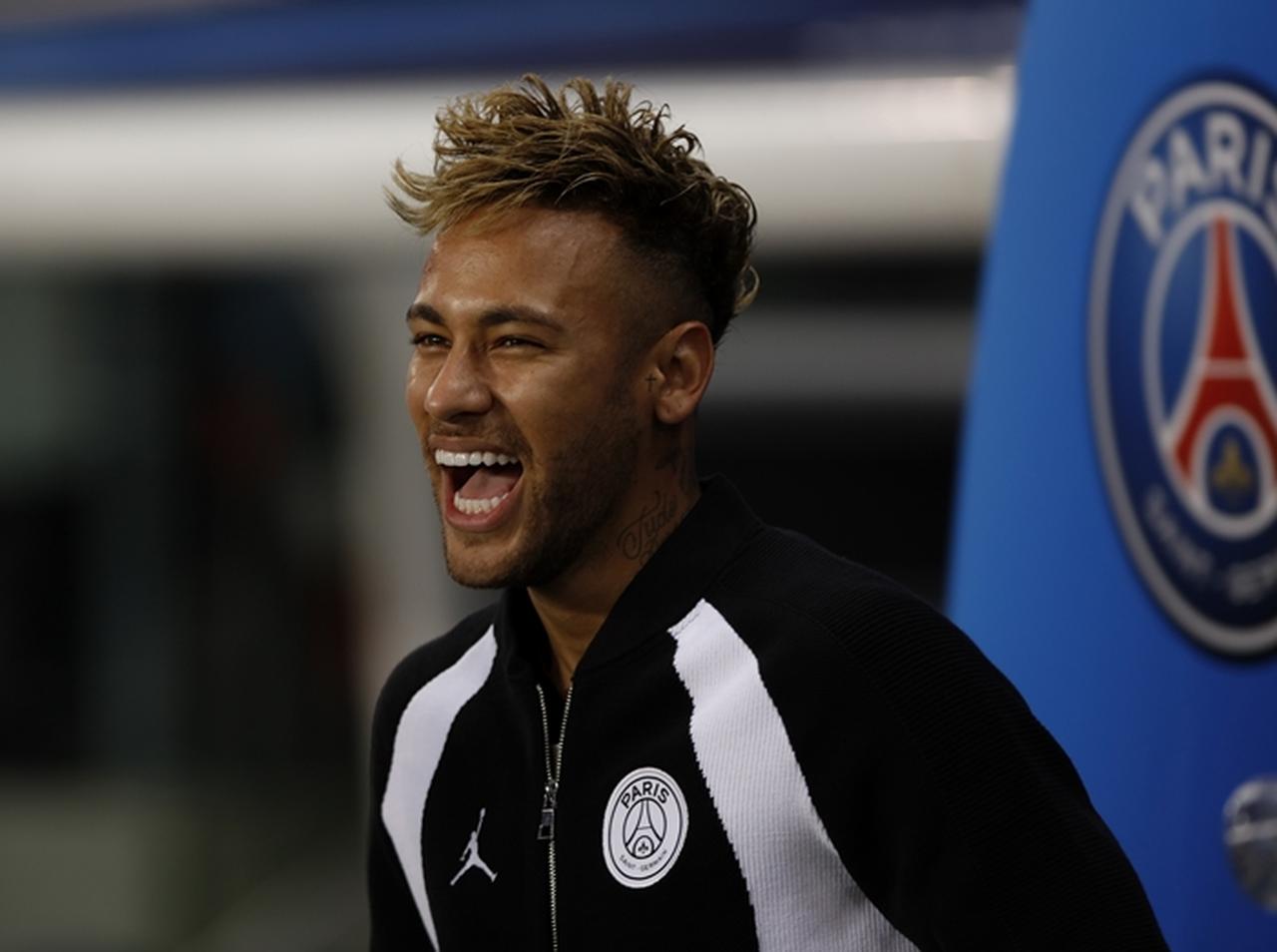 ネイマール、背中に入れた新しいタトゥーの入れ方がツワモノすぎる