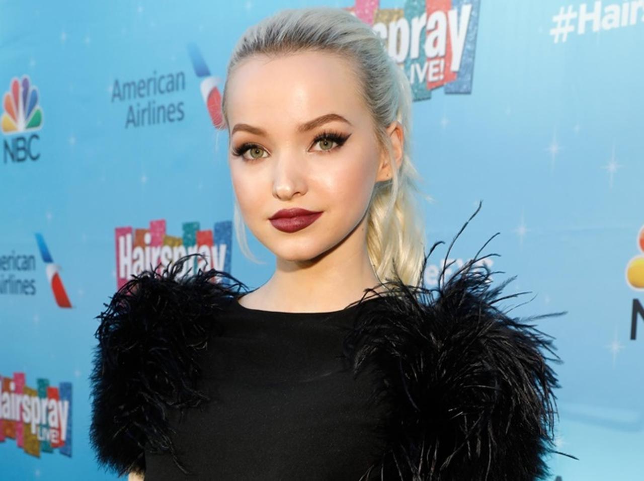 ダヴ・キャメロン、ひと足早いハロウィンメイク＆コスプレを披露