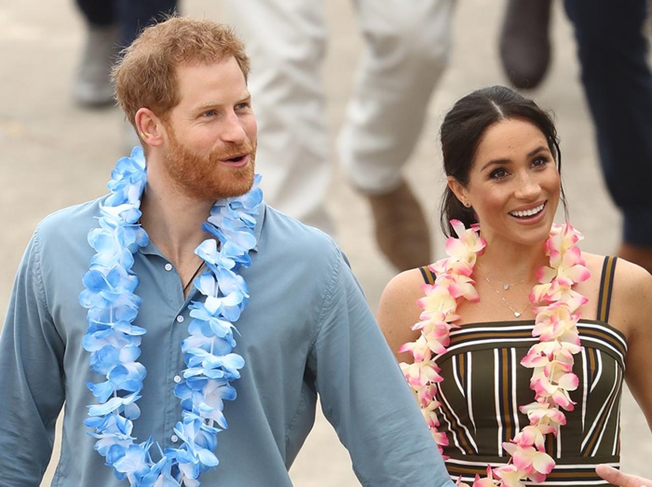 ヘンリー王子、メーガン妃に「お触り」しているところを目撃される