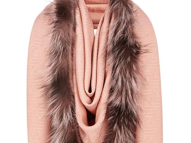 Fendiのショールが「女性器」にしか見えない