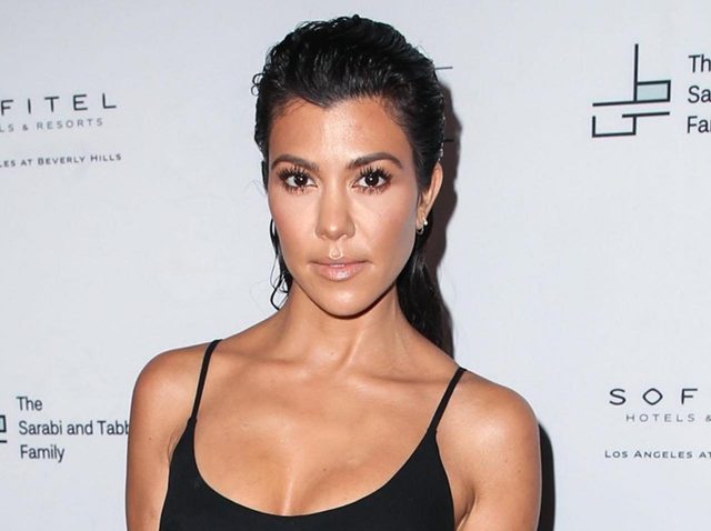 コートニー・カーダシアン、「働いてない」との批判コメントに直接反撃