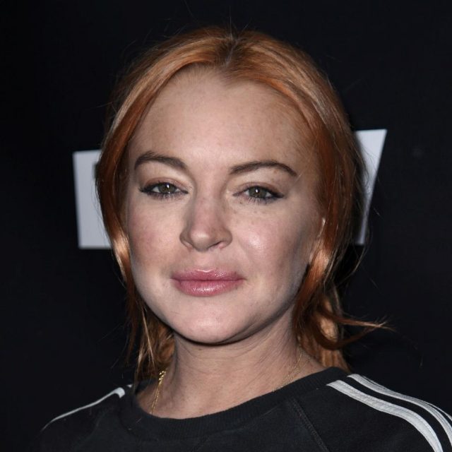 リンジー・ローハン、ホームレス一家を怒らせてライブ配信中にビンタされる