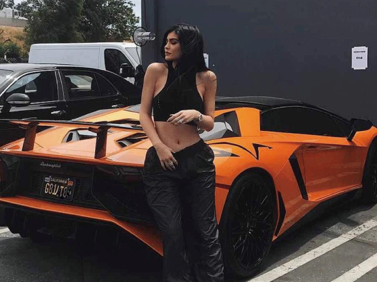 セレブの愛車:カイリー・ジェンナーの約5,200万円のランボルギーニ!