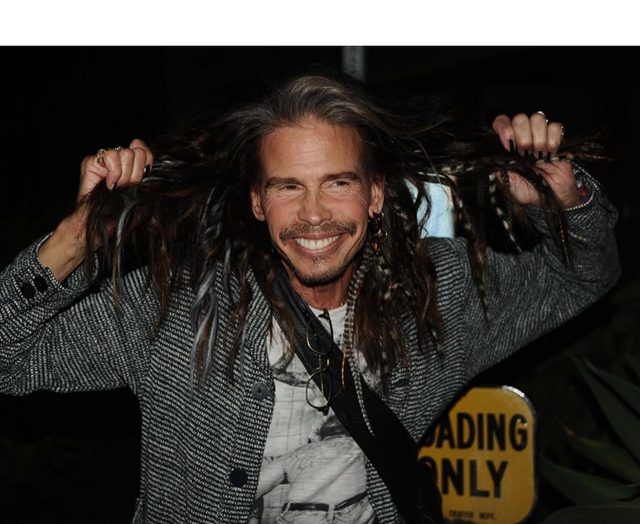 70歳スティーヴン・タイラー、ビヨンセ＆ジェイ・Zのコンサートで大暴れ