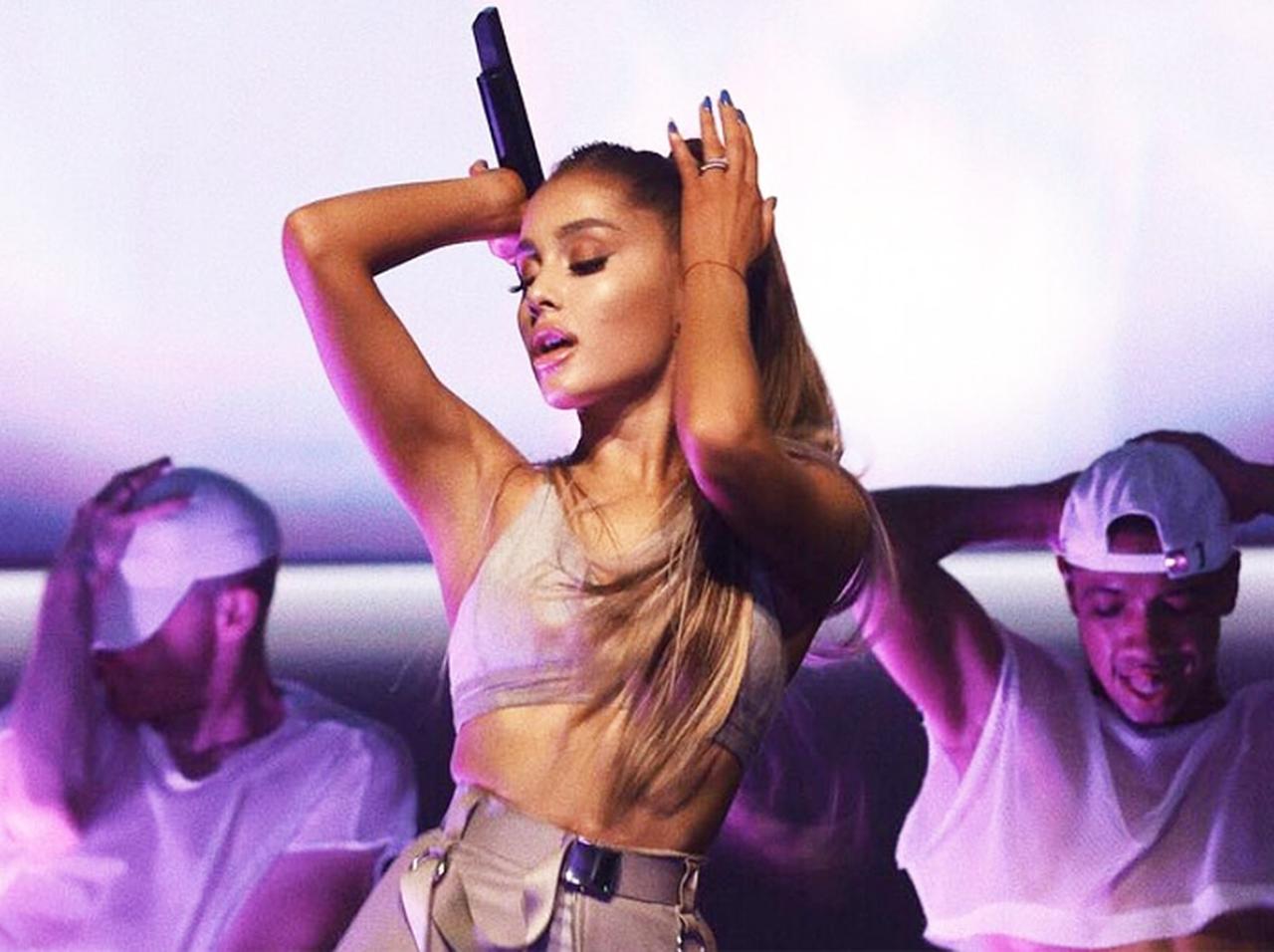 アリアナ・グランデがまたもやSNS休止宣言、婚約解消経て「とても悲しい」