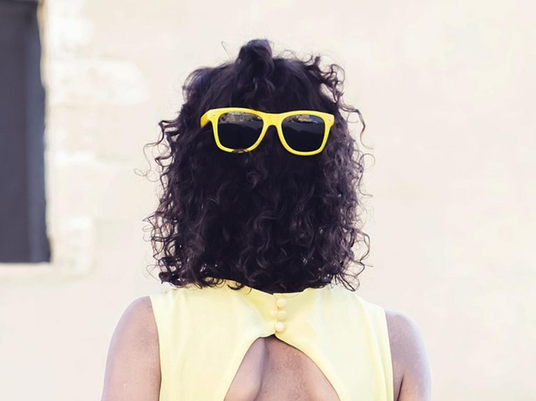 ある女性の「後頭部」に見える写真、実はよく見ると後頭部ではなかった