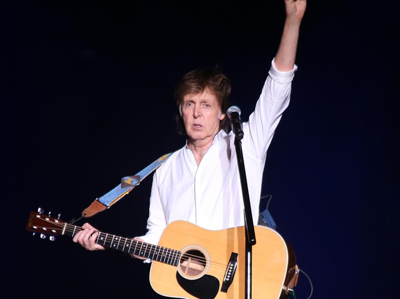 ポール・マッカートニーが来日!日本にまつわるあるものを着用してファンに挨拶