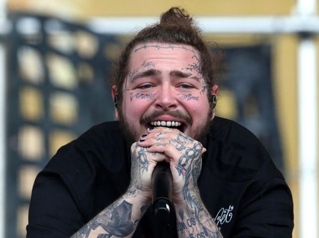 ポスト・マローン、衝撃の「イメチェン」をして思わず『弱音』を吐く