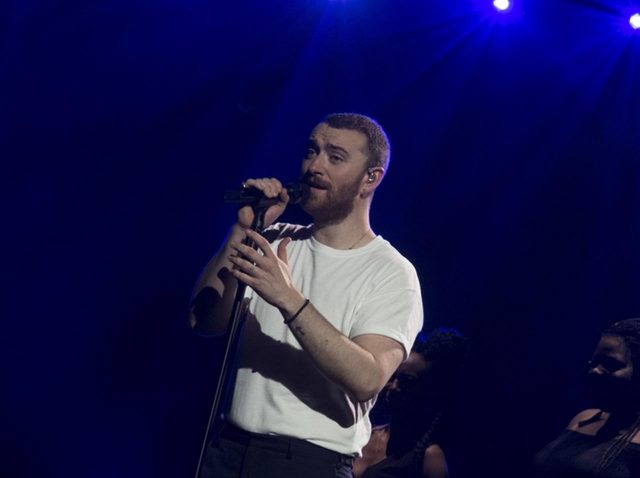 サム・スミス、来日公演前に「タケシ」を抱いて浅草めぐり