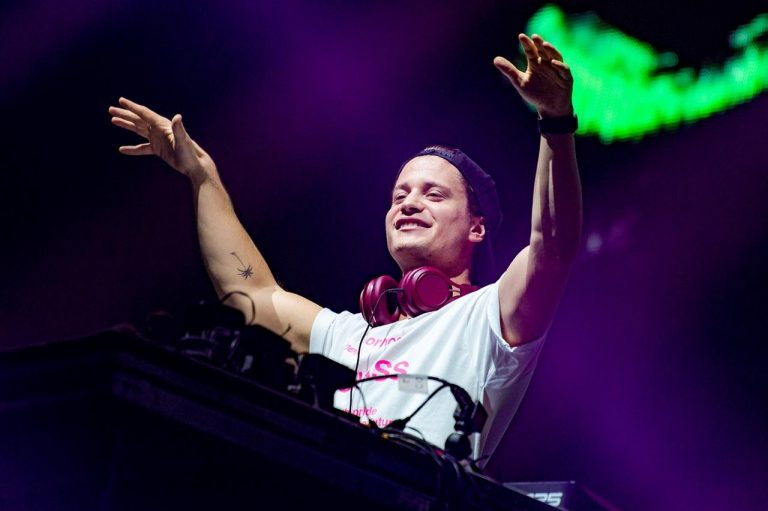 カイゴ、初単独来日公演に15000人が熱狂！新曲「ハッピー・ナウ」もサプライズ披露！