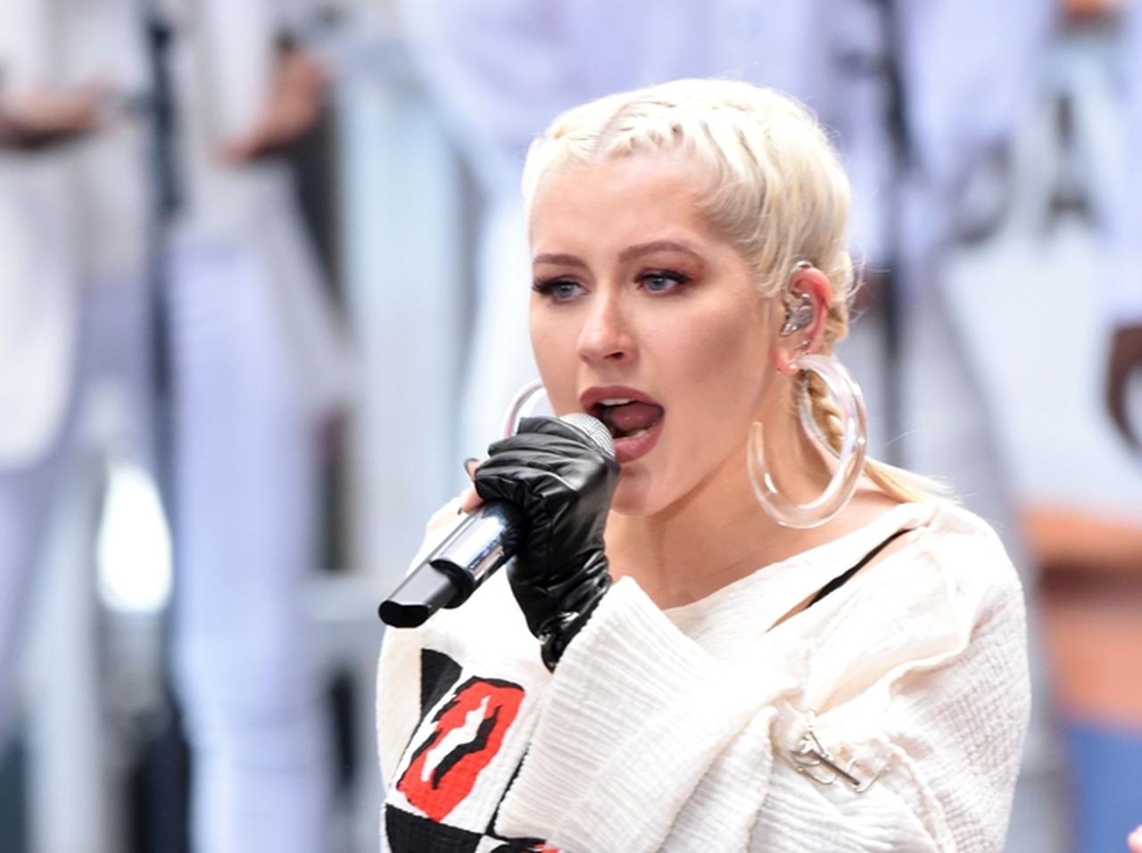 クリスティーナ・アギレラ、10年ぶりのツアーでお気に入りの衣装は「着物」