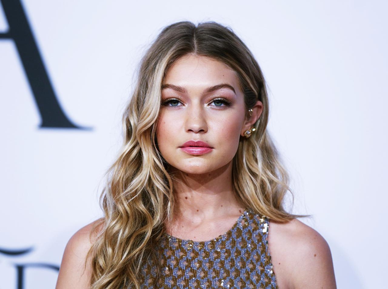 ジジ・ハディッド、パパラッチから訴えられた「理由」にブチ切れる