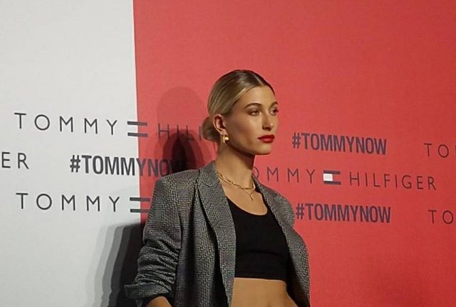 トミー ヒルフィガーのイベントで、話題のモデル ヘイリー・ボールドウィンら豪華セレブが来日