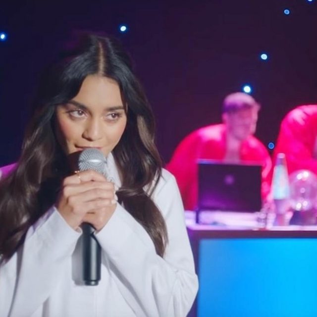 ヴァネッサ・ハジェンズ、『HSM』風の新曲MVが解禁！あの曲を彷彿させる演出に