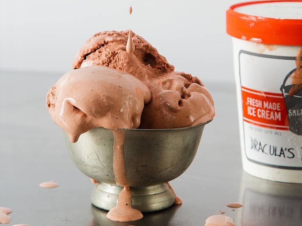 本物の「血」を練り込んだホラーなアイスクリームが爆誕