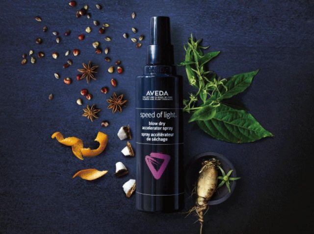 アヴェダから時短のための最強ヘアスタイリング「ブロー ドライ アクセラレーター スプレー」新発売