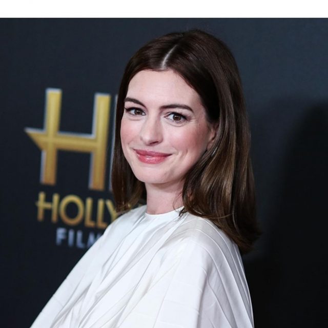 アン・ハサウェイ、髪の毛の色が…！一体何色に？