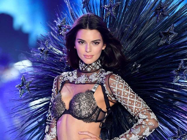 ヴィクシーショー2018が開催！撮れたてランウェイ写真をお届け【パート1】