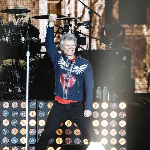 ボン・ジョヴィ、５万人の観客を大熱唱させた東京ドーム公演をレポート