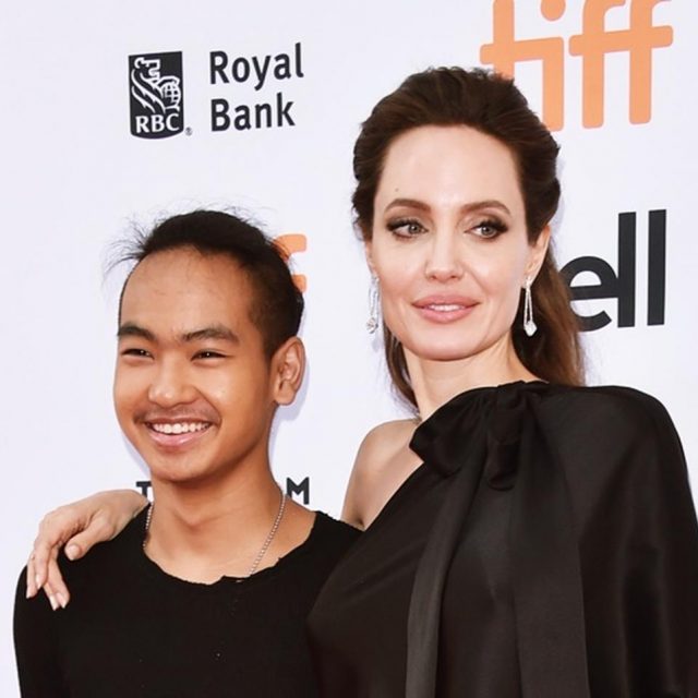 アンジェリーナ・ジョリー、長男マドックス君と「韓国の大学」を見学