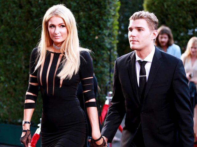 パリス・ヒルトンが3度目の婚約破棄、4歳年下イケメン俳優と破局