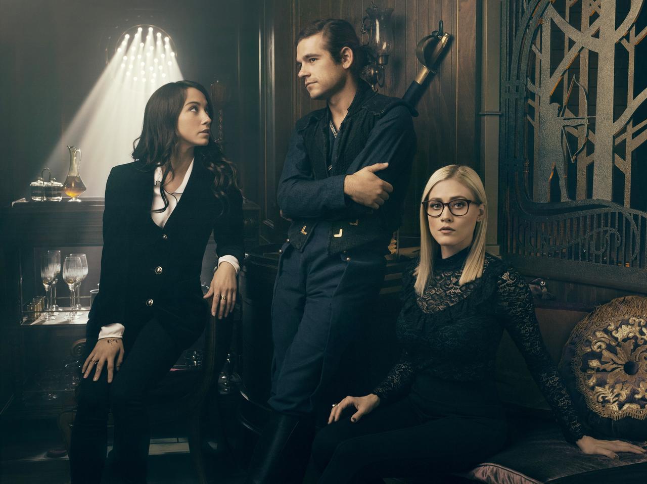 役者も原作者もみんな『ハリポタ』ファン!ファンタジー好き必見の魔法ドラマ『マジシャンズ』