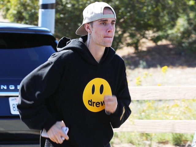 ジャスティン・ビーバー、「売れてない」とバカにされた先輩シンガーに助け舟