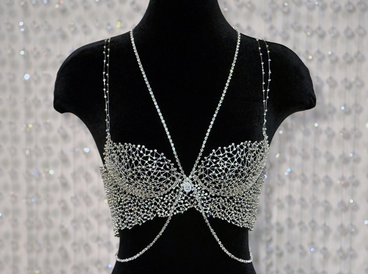 ヴィクシーショー、1億円のファンタジー・ブラをつけるのはこの人