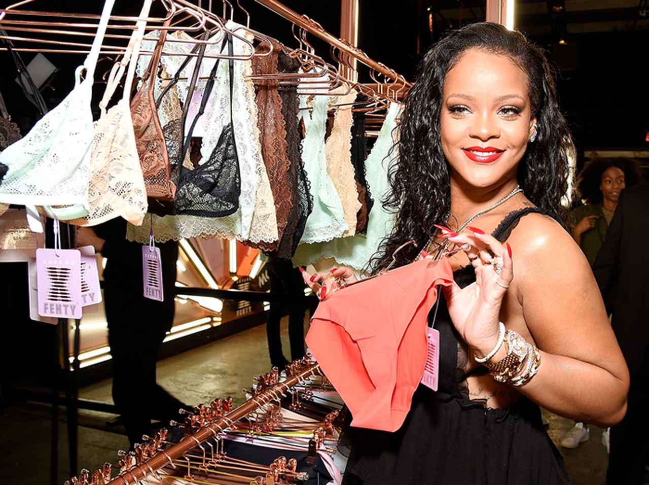 リアーナ、世間で広がる「ヴィクシー批判」に独自の方法で “意思表示”