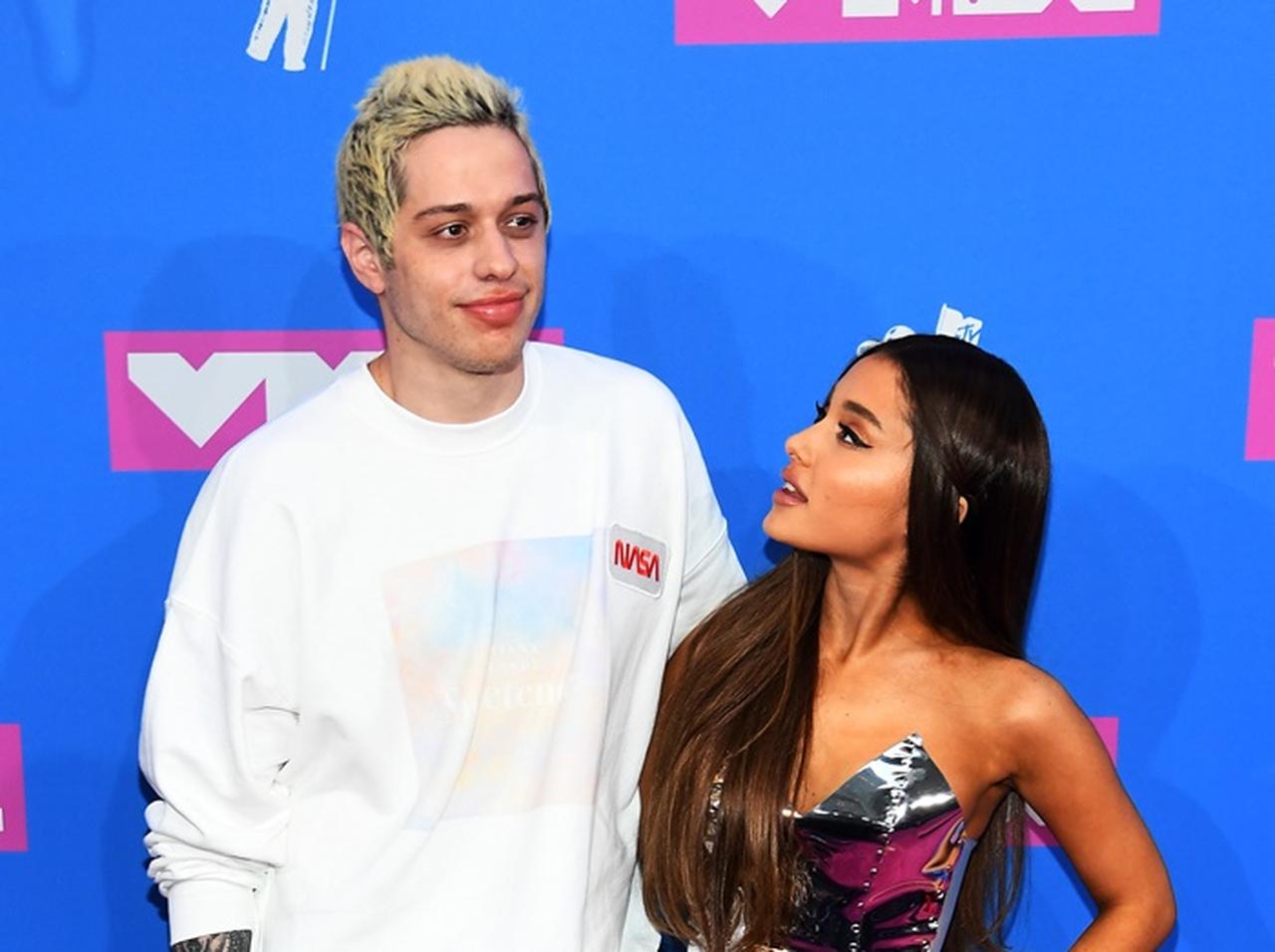 アリアナ・グランデ、破局をネタにし続ける元婚約者に「強烈ジャブ」