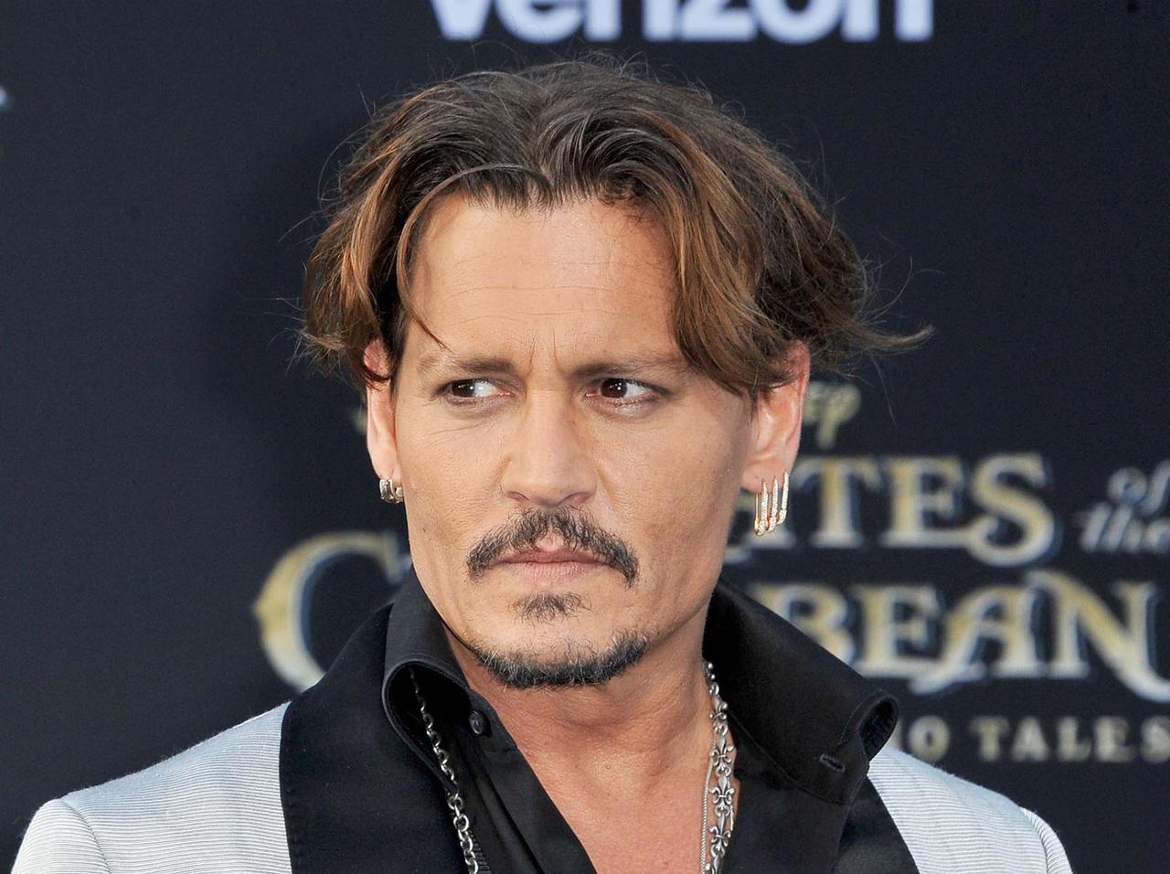 ジョニー・デップ、頭がイカれるまで「サウナで耐えた理由」がヤバすぎる