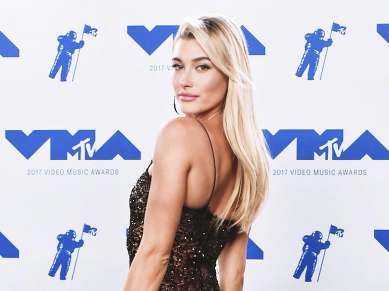 ヘイリー・ボールドウィン、胸元のジャスティンへの「愛の印」にどよめき