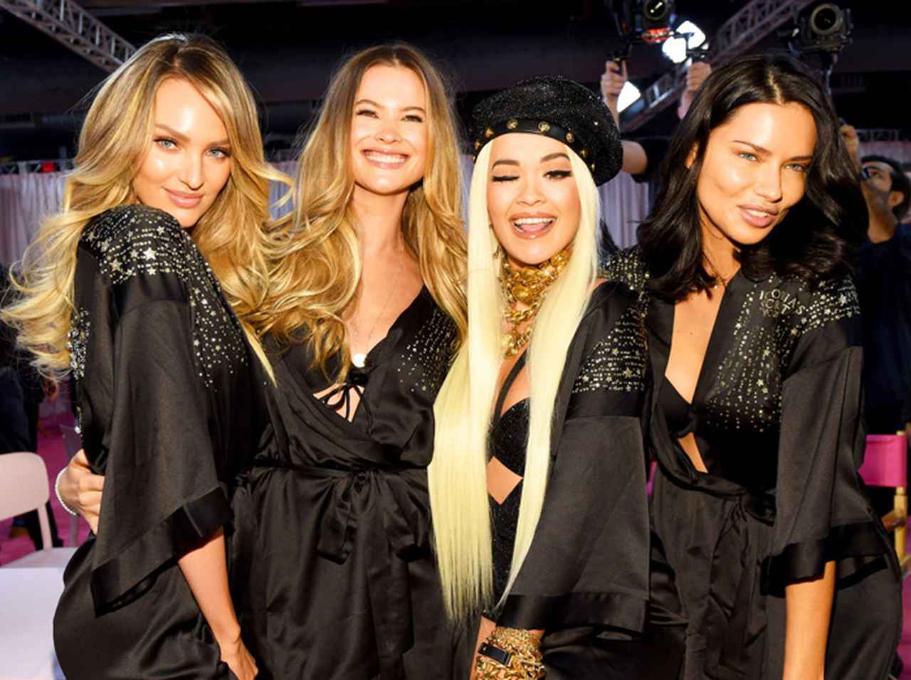 ヴィクシーショー2018の舞台裏の様子をレポート！【VSショー】