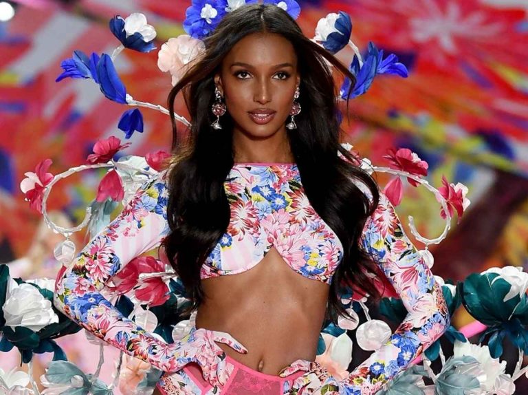 人気ヴィクシーモデル、ショー直前ダイエットで何してた？