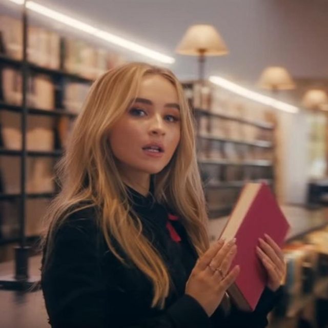 サブリナ・カーペンター、新しいMVに「あの女優」が友情出演
