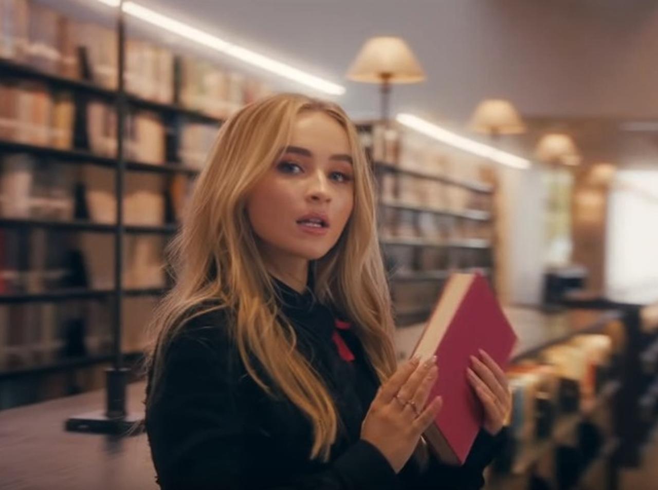 サブリナ・カーペンター、新しいMVに「あの女優」が友情出演