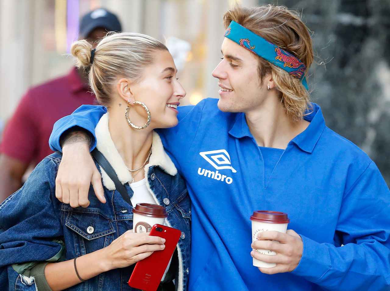 ジャスティン・ビーバーが妻に「欲情」、18禁発言にアダルトサイトが反応