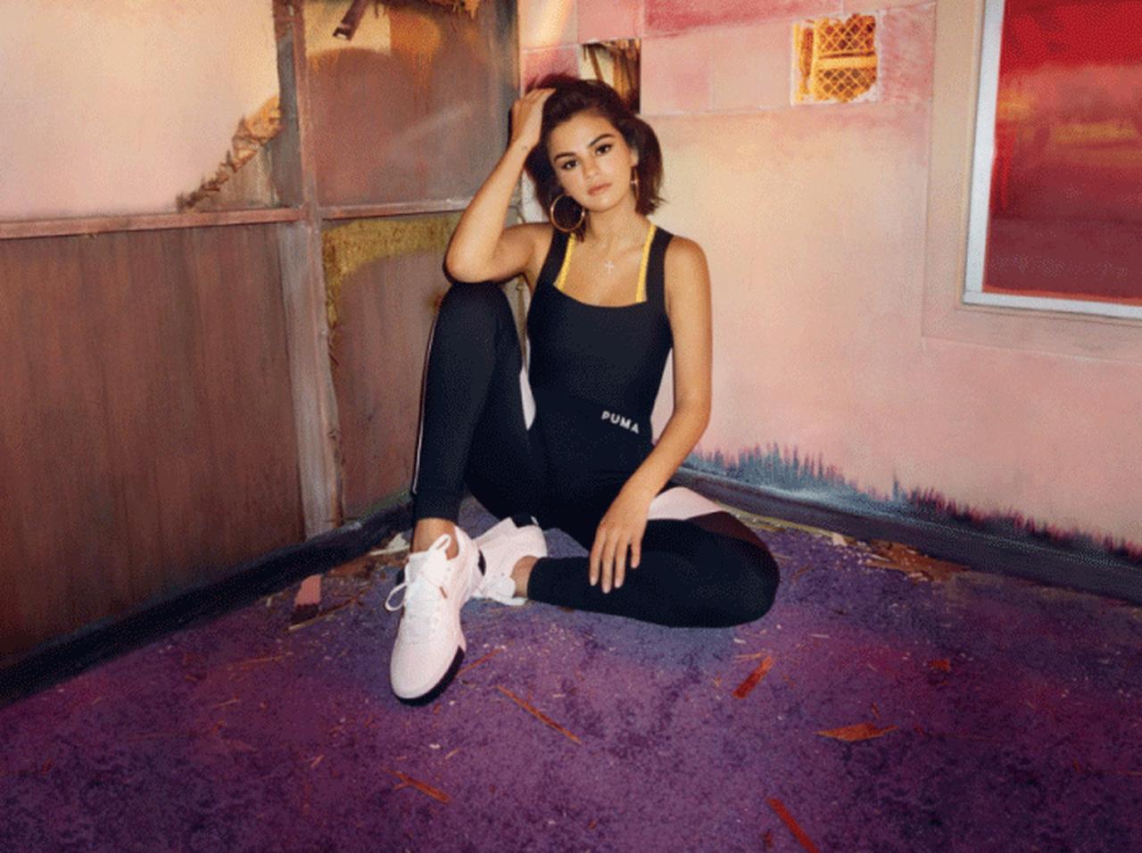 プーマの新作シューズCALIをセレーナ・ゴメスが履く！