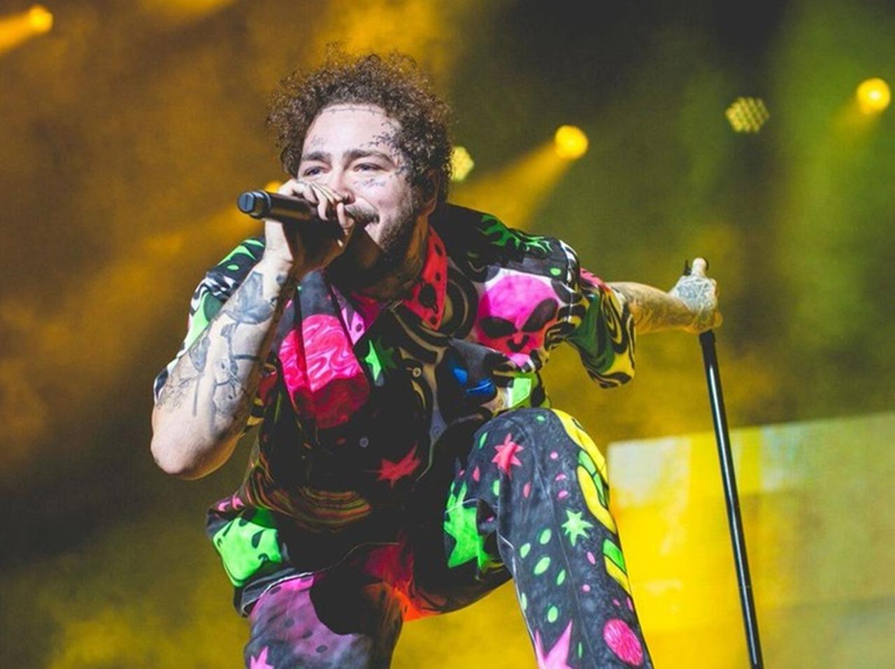 ポスト・マローン、即完売したクロックスとのコラボ商品に「女王」が反応