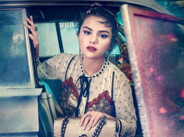 セレーナ・ゴメスが動物と一緒に「あるオーディション」に参加、コーチの短編フィルムが可愛すぎ