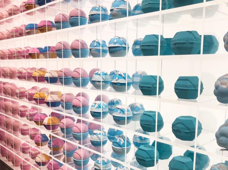 一面がバスボム!LUSH、新体験なバスボムコンセプトショップをオープン