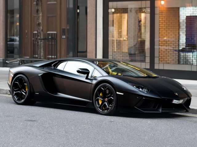 ハロウィン当日、3,500万円超のランボルギーニが「あんなこと」に…