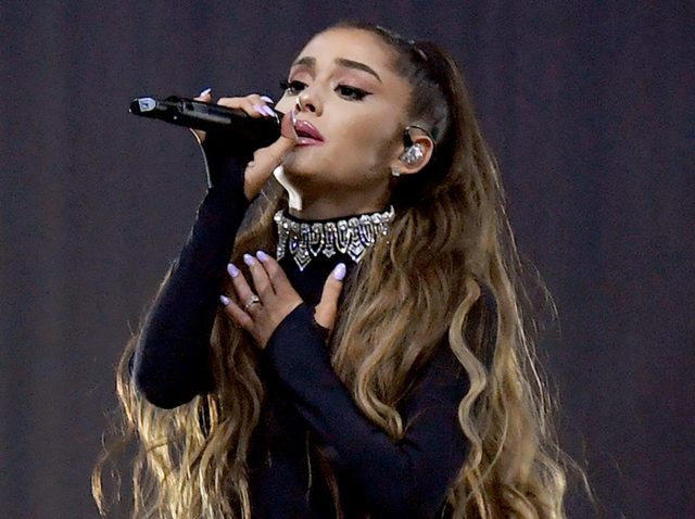 アリアナ・グランデが振り返った「ちょうど１年前の今日」の思い出に胸が痛む