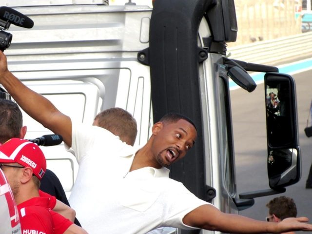 ウィル・スミスがF1最終戦でやりたい放題、大暴れ！